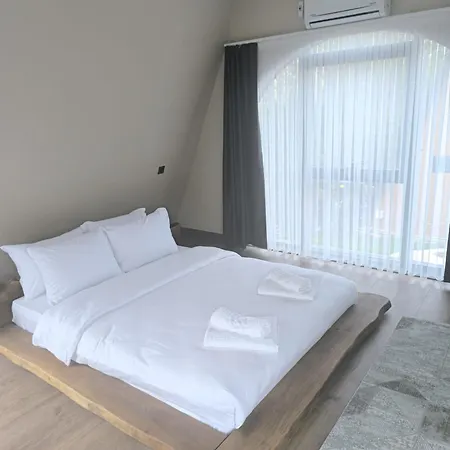 Hilloria Tatil Koeyue *