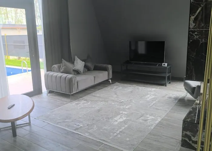 Hilloria Tatil Koeyue *